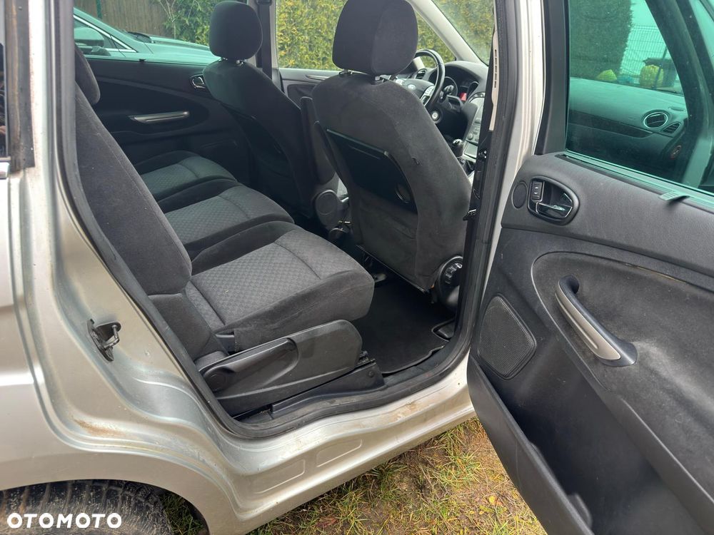 Ford Galaxy 2.0 Ghia - 19