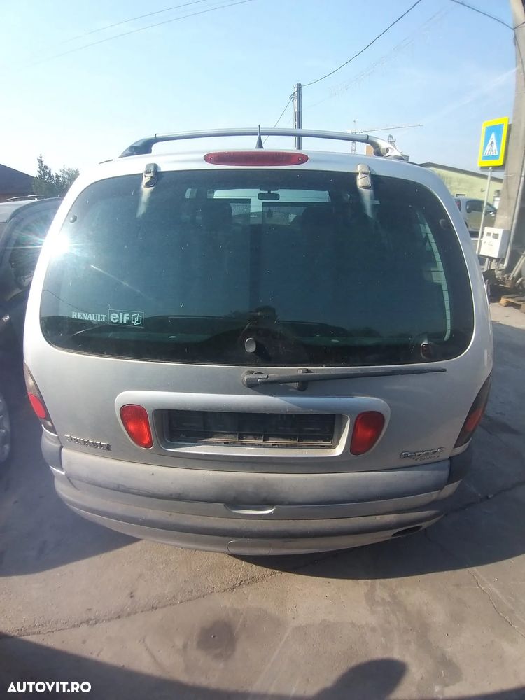 Dezmembram Renault Espace 2.2 DCI din 2002 - 2