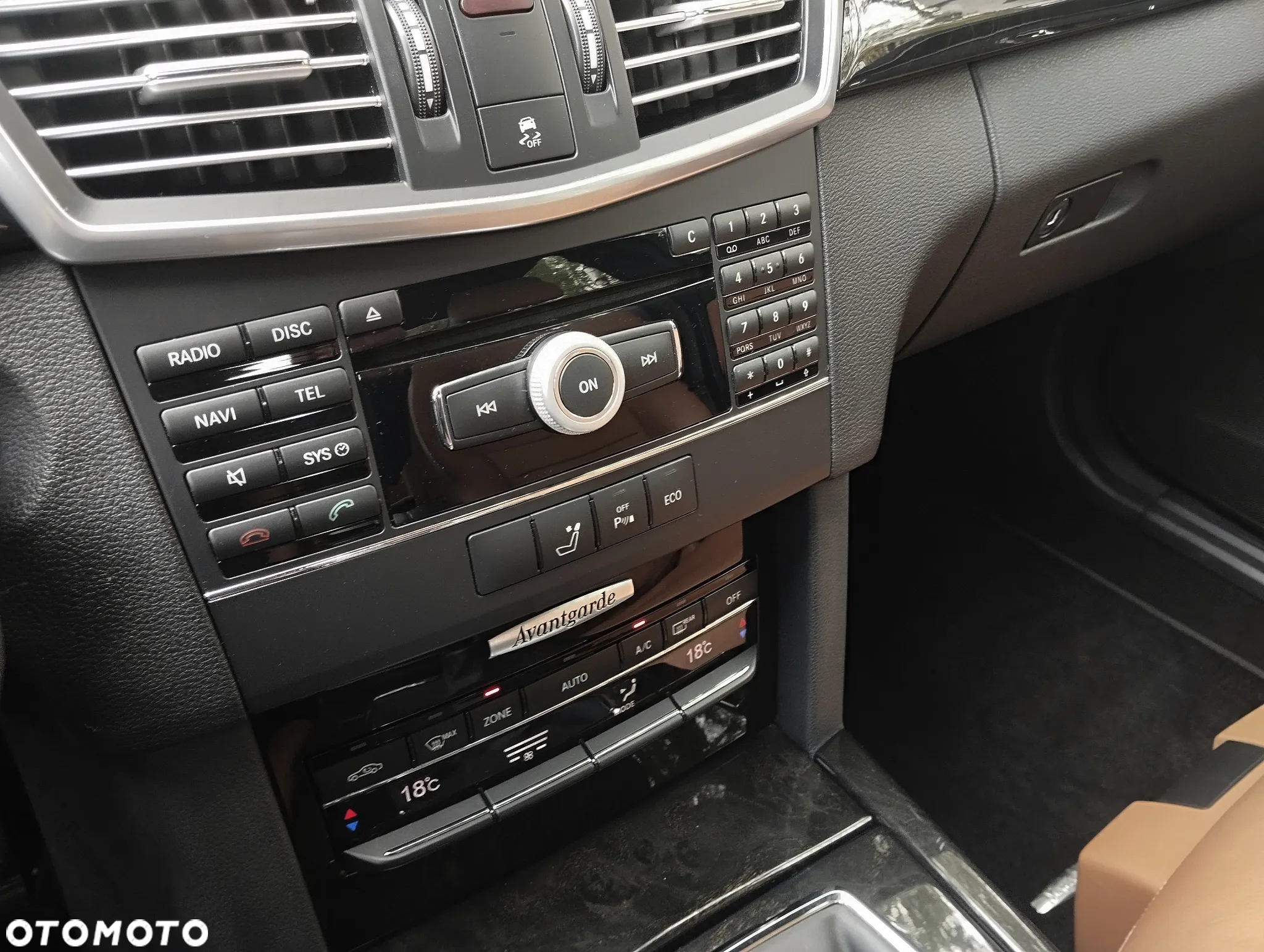 Mercedes-Benz Klasa E 200 BlueEFFICIENCY Avantgarde - 31