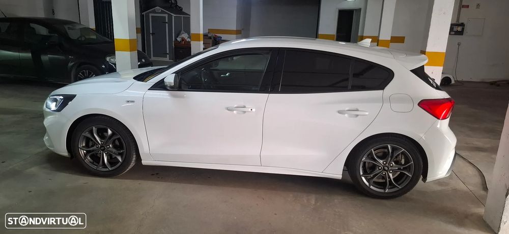 Ford Focus 1.5 TDCi ECOBlue ST-Line - 11