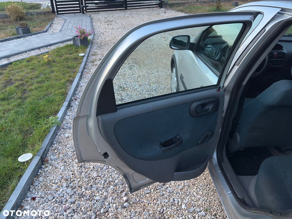 Opel Corsa - 18