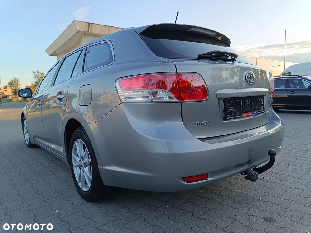 Toyota Avensis Combi 2.0 D-4D Edition - 7