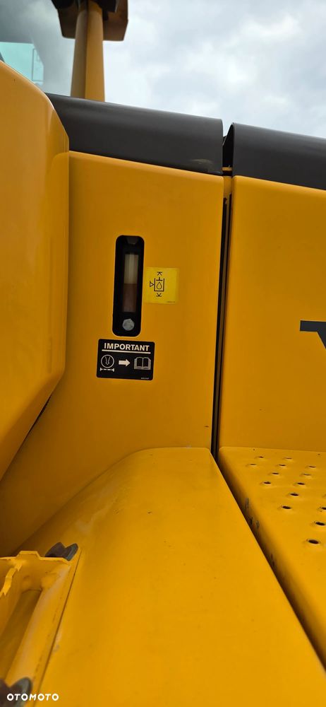 Volvo <<Volvo L90F, tylko 9400Mtg oryginał! Serwis Volvo Niemcy! Waga! sprowadzona>> - 32