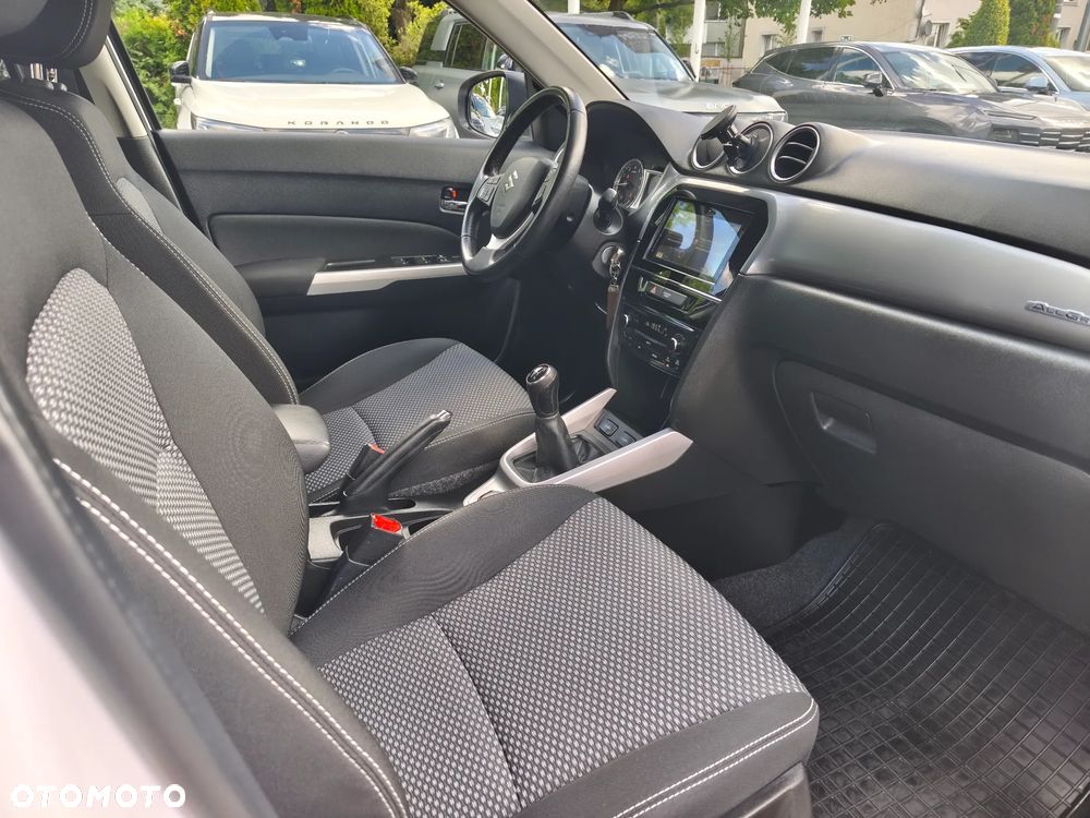Suzuki Vitara 1.6 Premium 4WD - 16