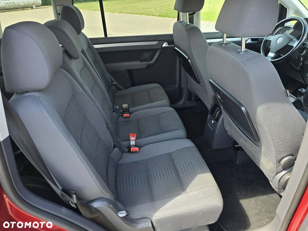 Volkswagen Touran - 23