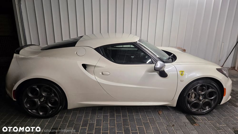 Alfa Romeo 4C - 10
