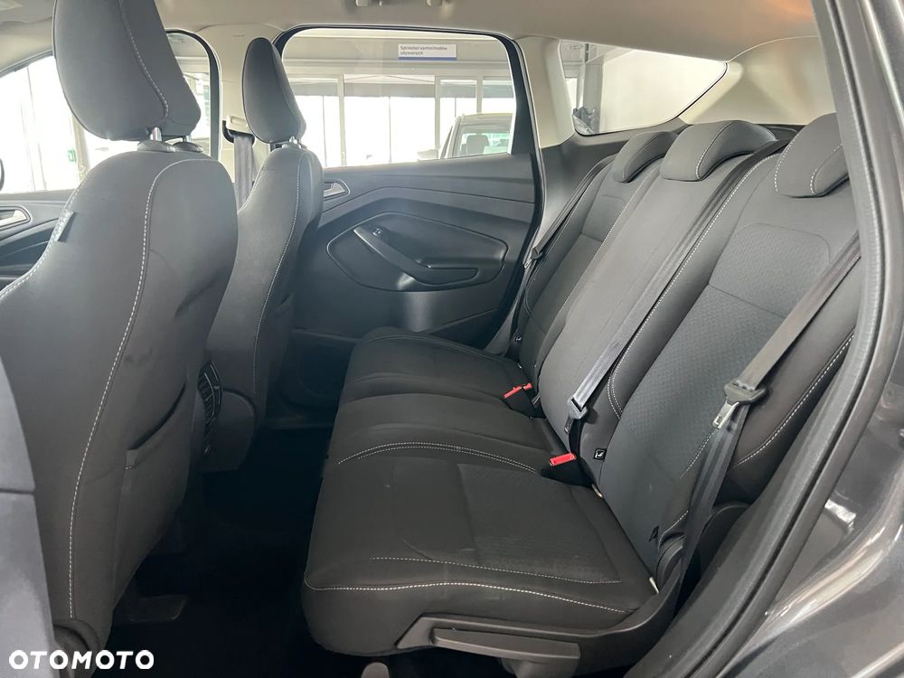 Ford Kuga 2.0 TDCi FWD Titanium - 32