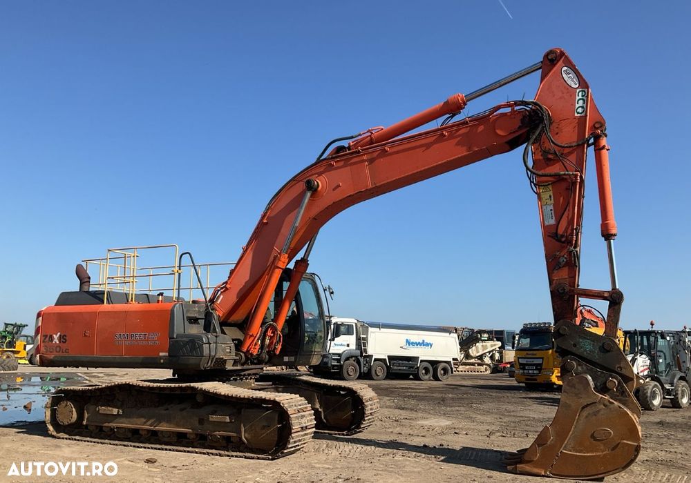Hitachi ZX350LC-5B Excavator - 4