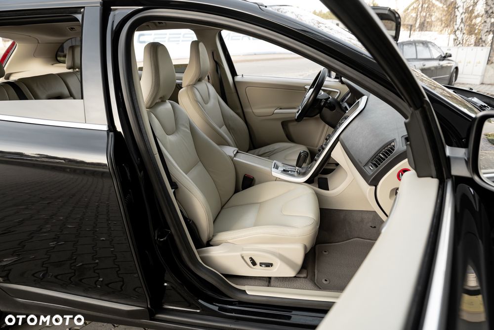 Volvo XC 60 D3 AWD Summum - 24