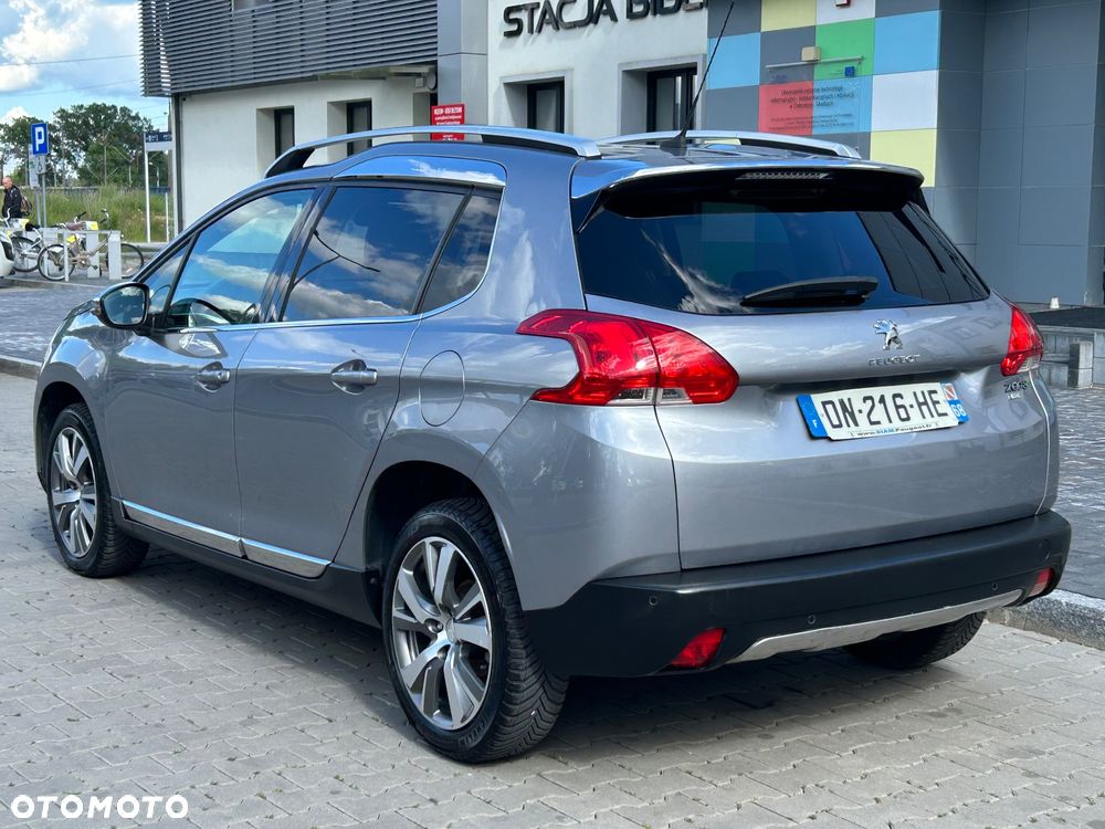 Peugeot 2008 1.6 e-HDi Allure S&S - 9