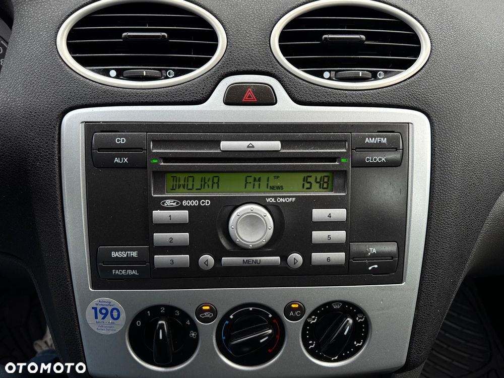 Ford Focus 1.6 16V Style - 32