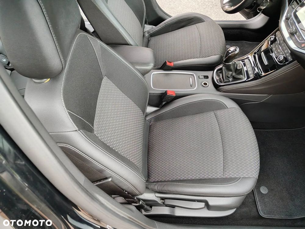 Opel Astra 1.4 Turbo Edition - 19