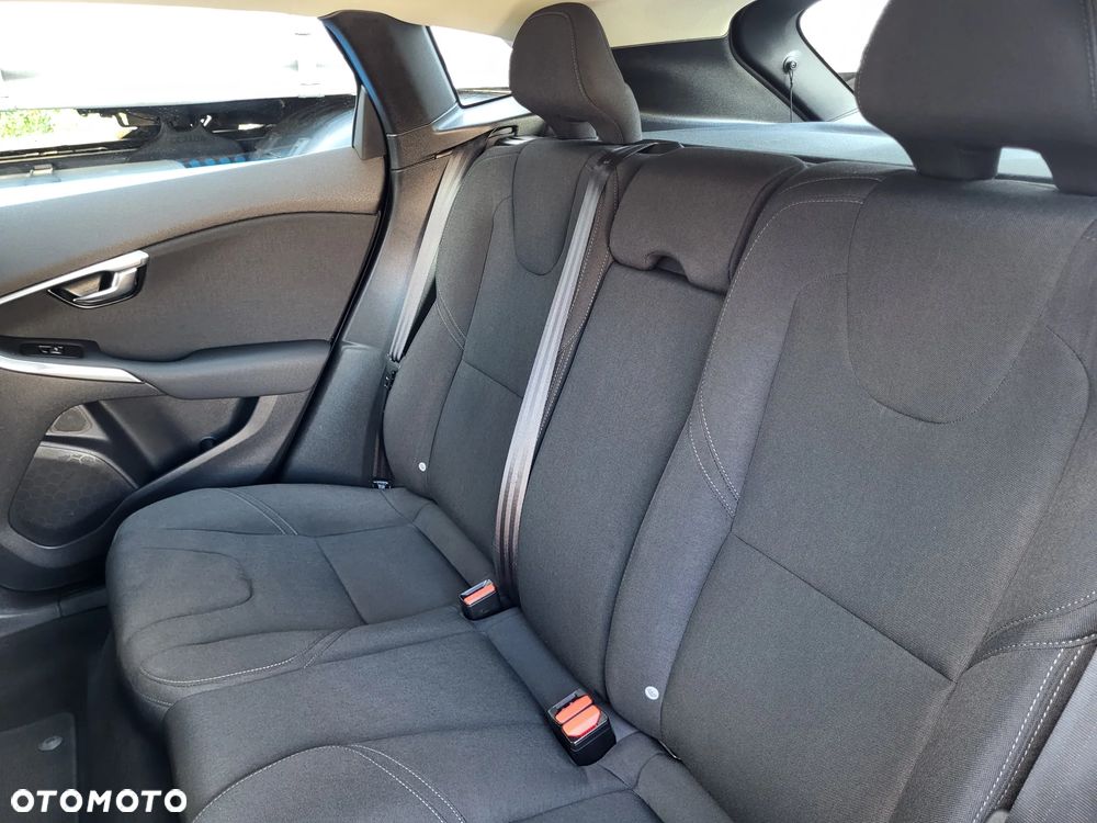 Volvo V40 T2 Momentum - 26