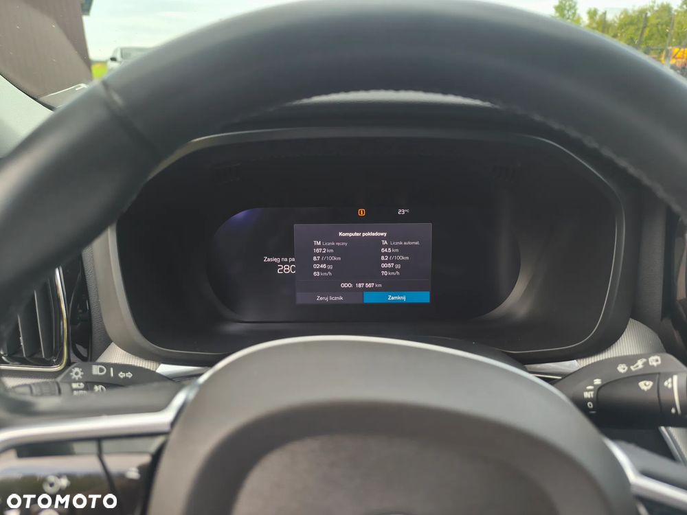 Volvo XC 60 B4 D Momentum - 21