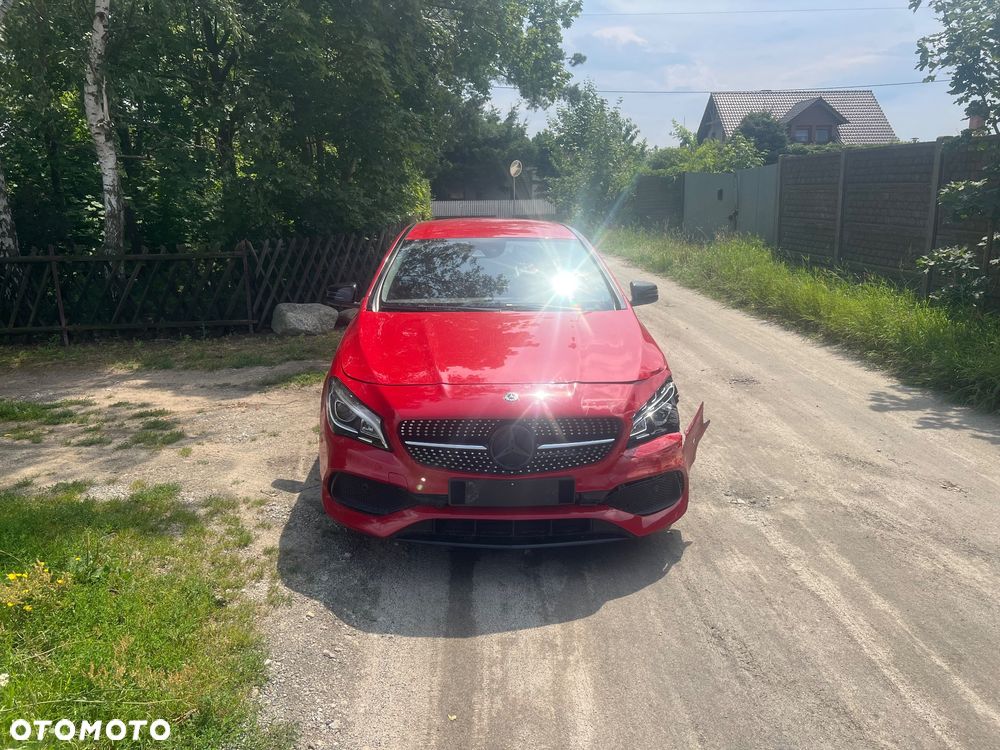 Mercedes-Benz CLA 200 7G-DCT UrbanStyle Edition - 2