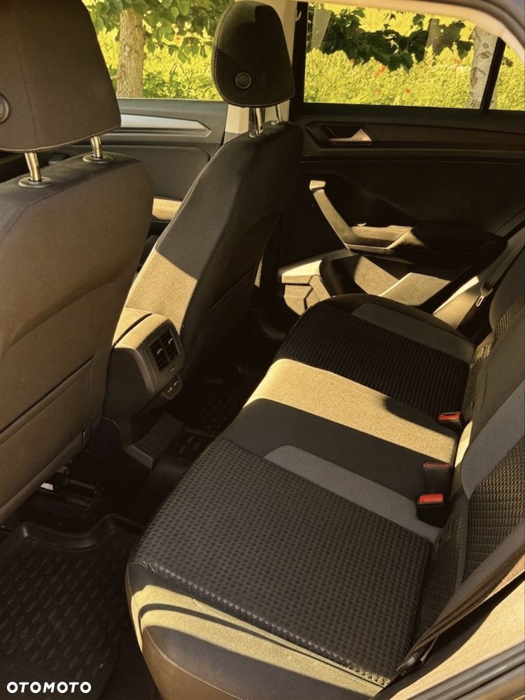 Volkswagen T-Roc - 6