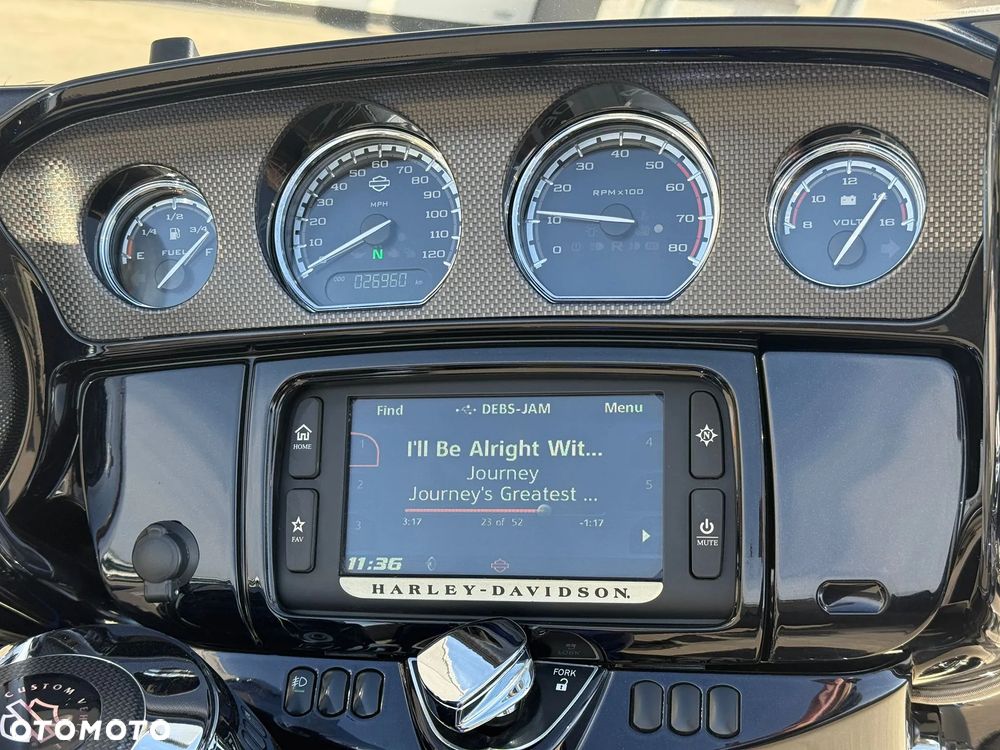Harley-Davidson CVO Street Glide - 9