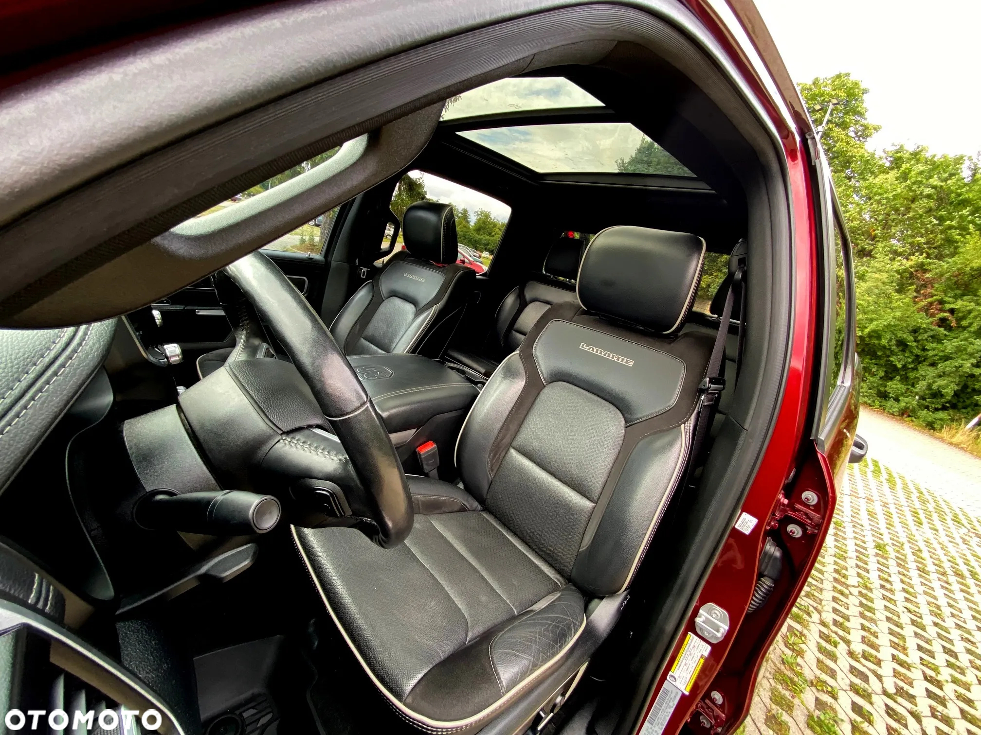 RAM 1500 Crew Cab Laramie - 11