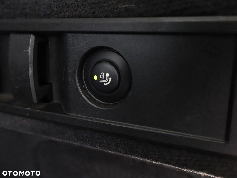 BMW Seria 3 318d Sport Line - 41