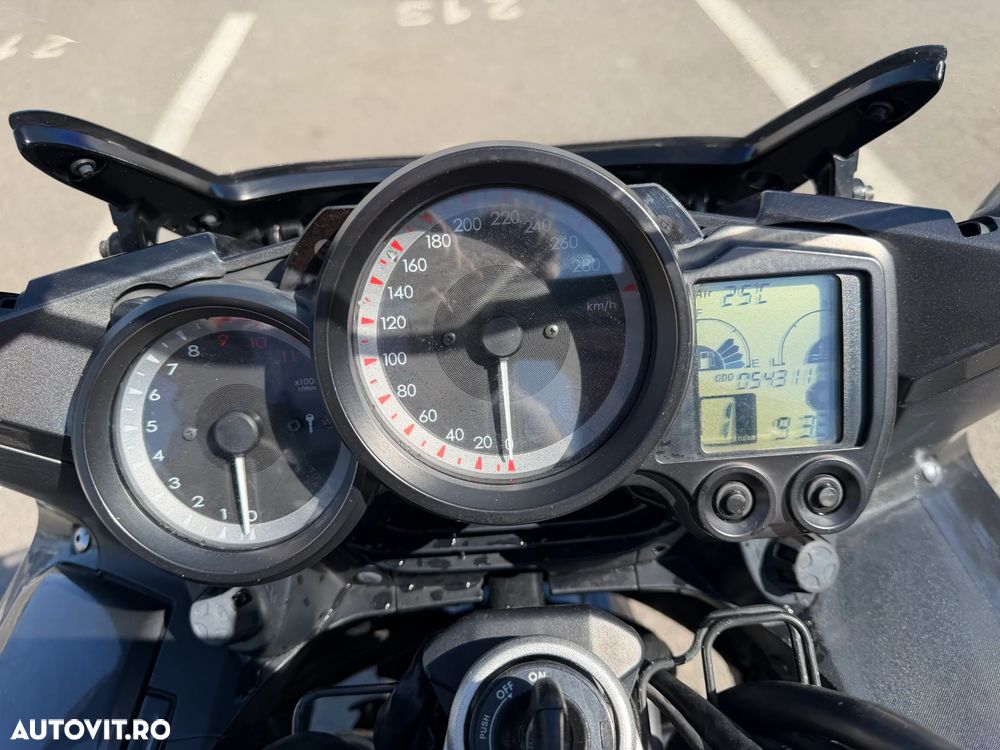 Yamaha FJR 1300A - 8