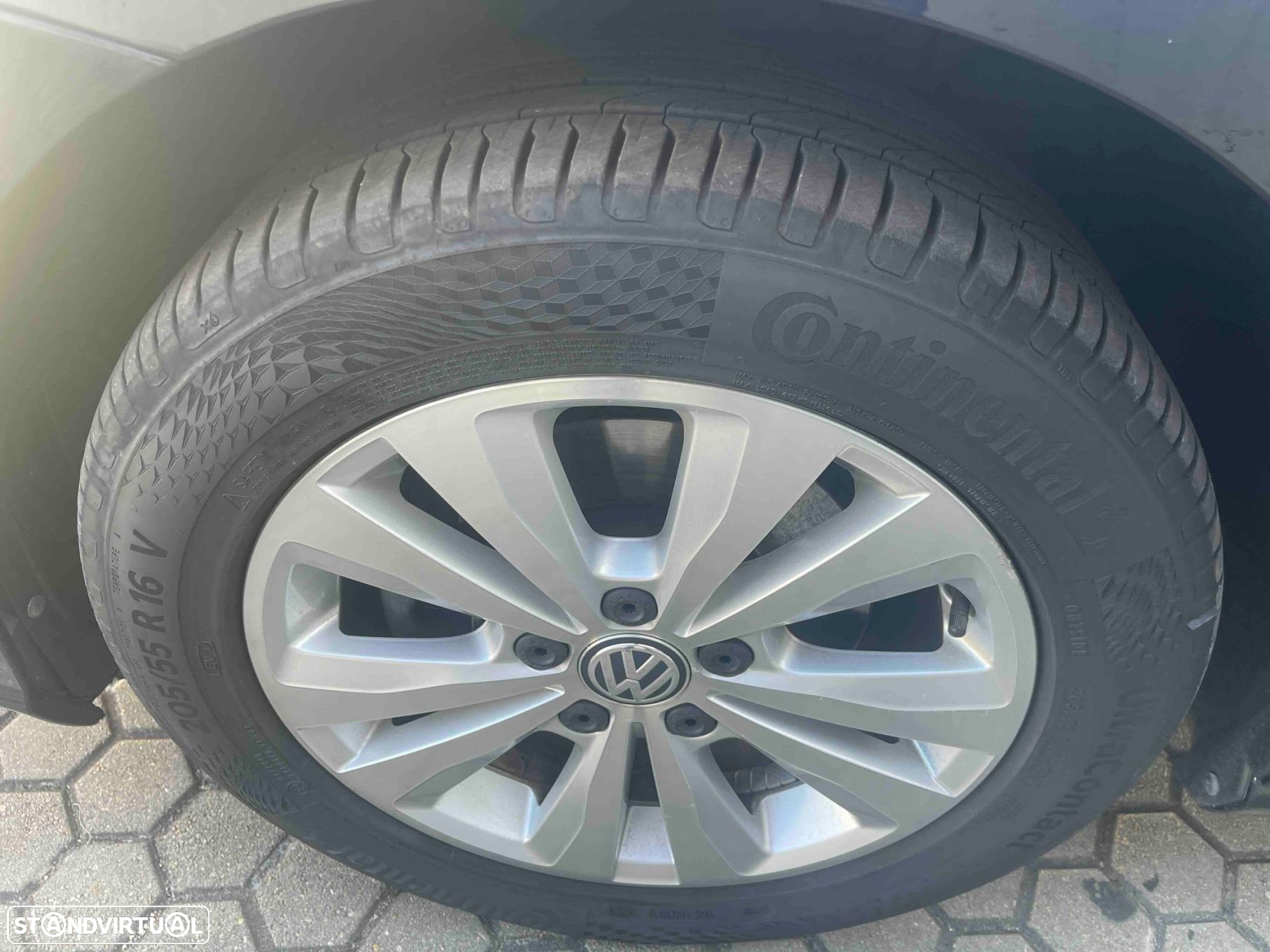 VW Golf 1.6 TDI Confortline - 11