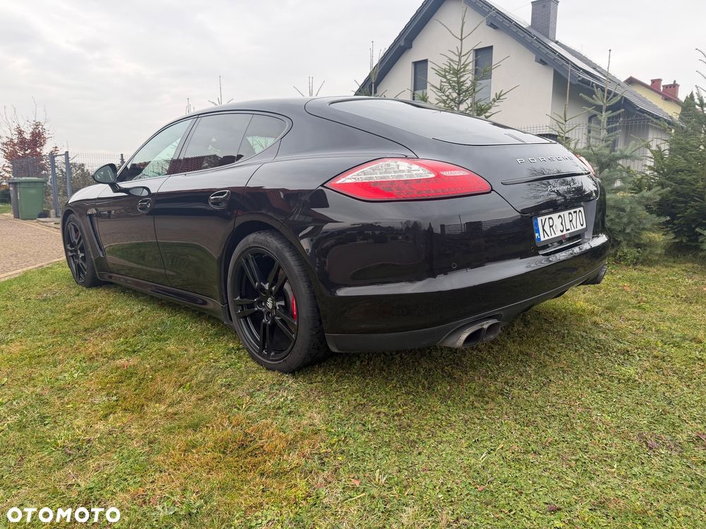 Porsche Panamera - 4