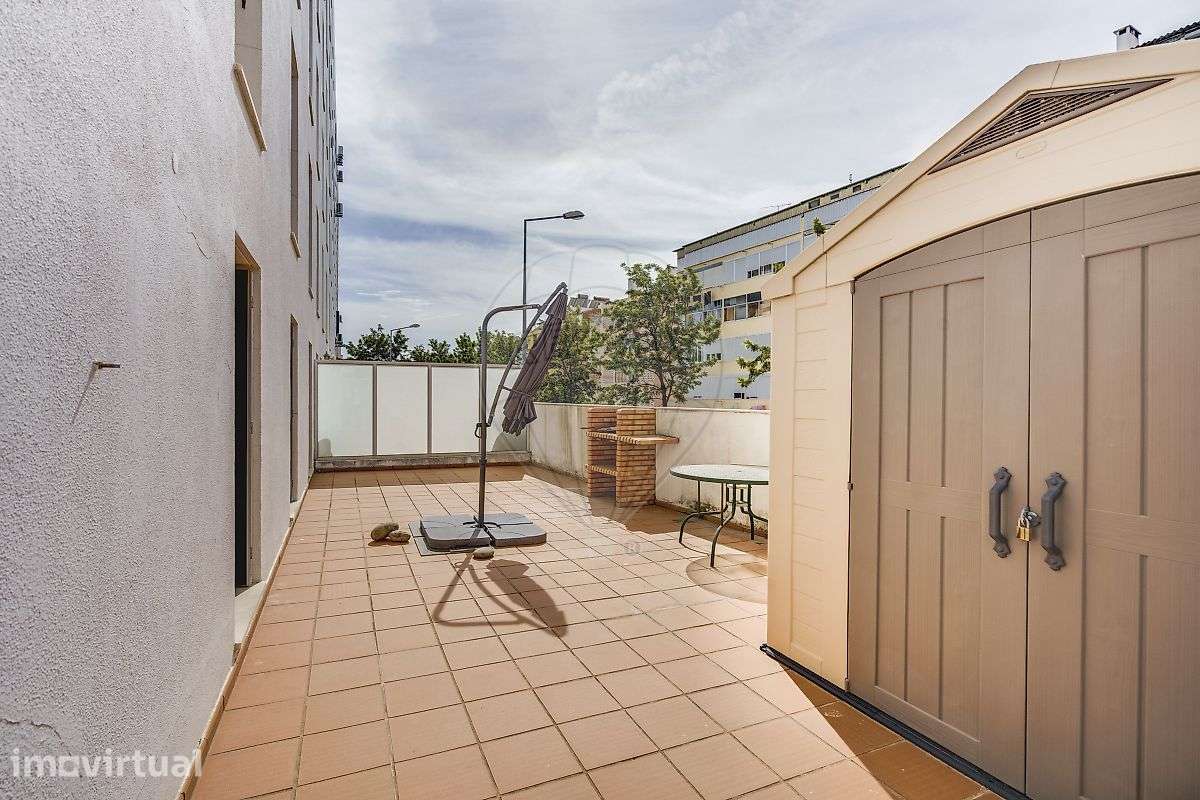 Apartamento T4 para arrendamento