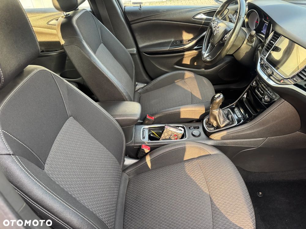 Opel Astra 1.4 T Dynamic S&S - 10