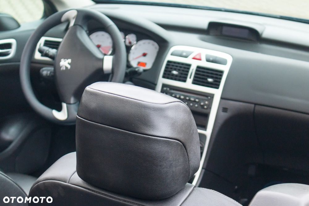 Peugeot 307 CC 1.6 Intense - 35