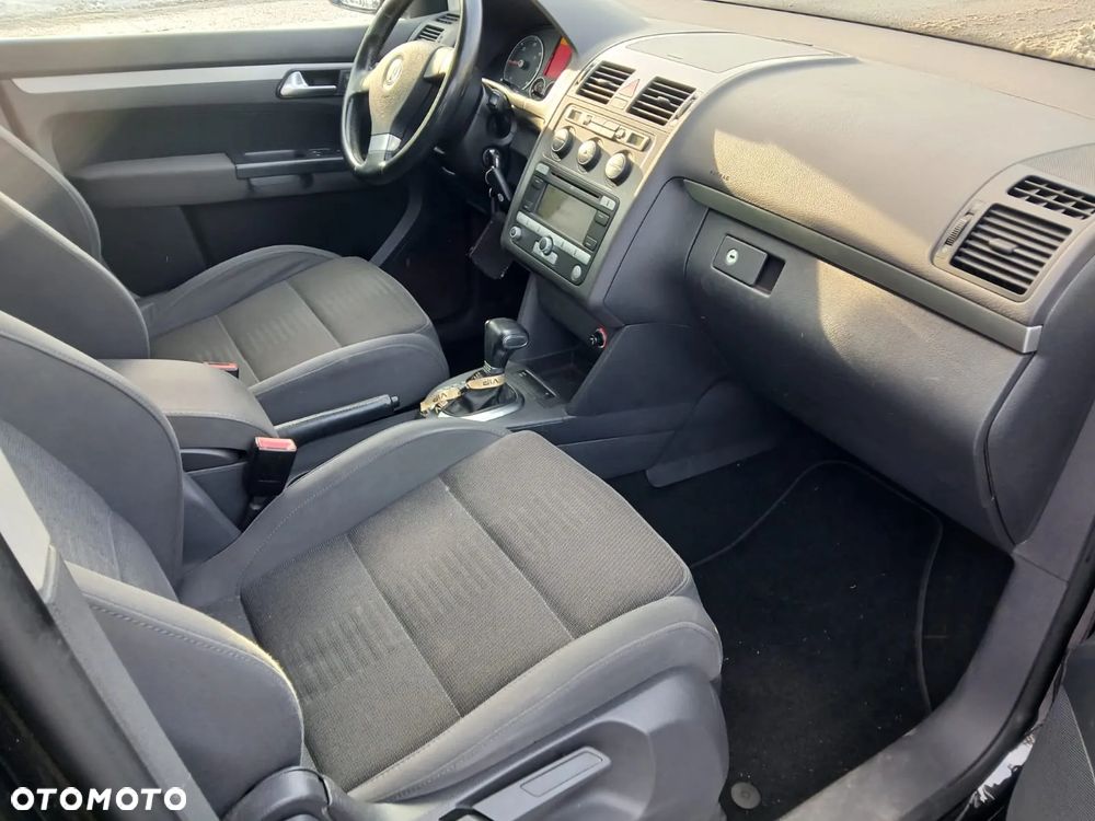 Volkswagen Touran - 13