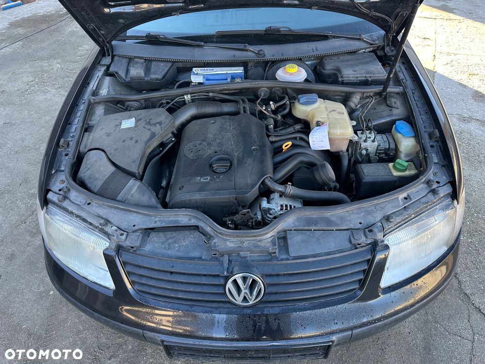 Volkswagen Passat 1.8 Highline - 11