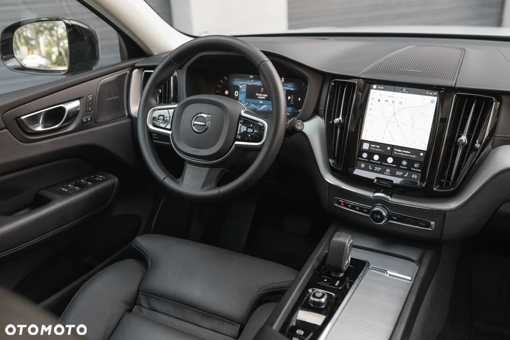 Volvo XC 60 B5 B AWD Ultimate Dark - 13