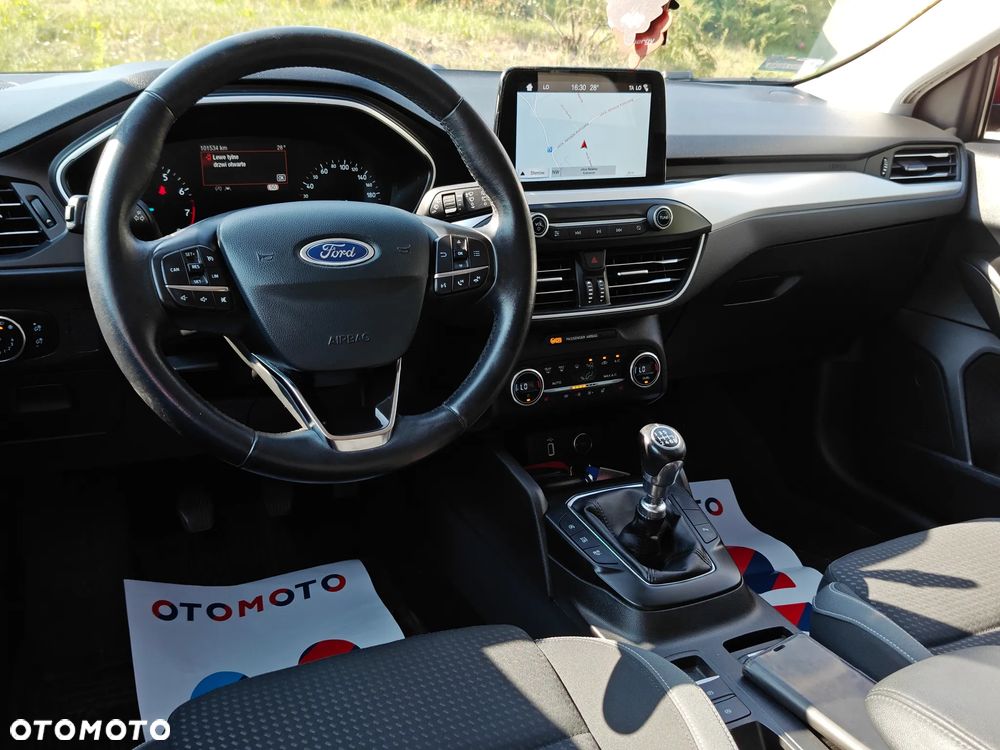 Ford Focus 1.0 EcoBoost Titanium ASS - 6