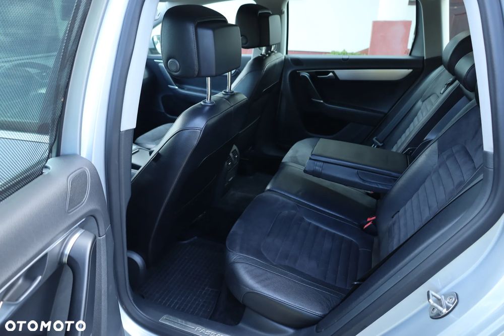 Volkswagen Passat 2.0 TDI 4Mot Highline DSG - 21