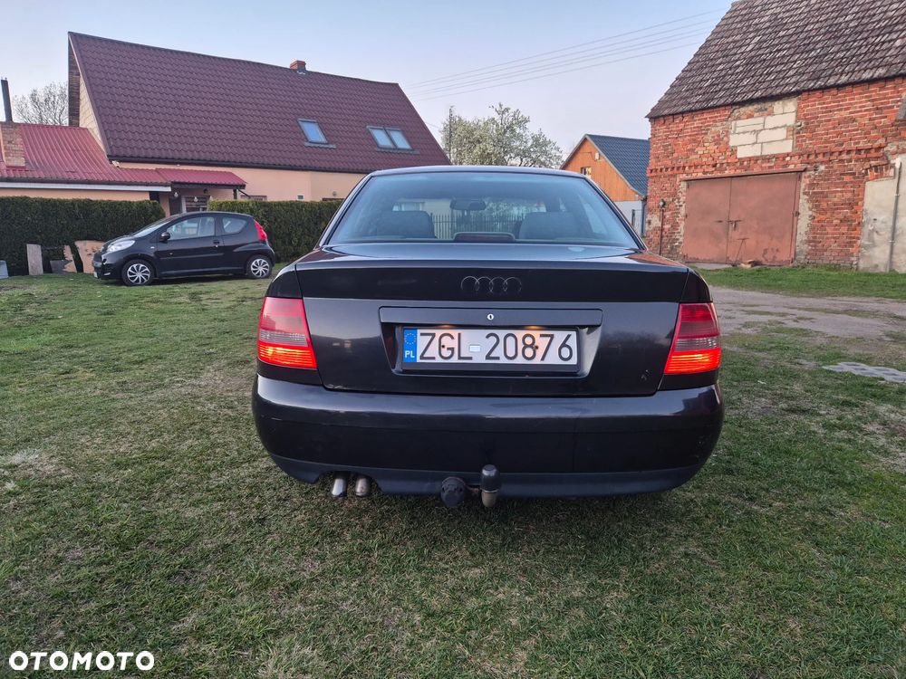 Audi A4 Limousine - 14