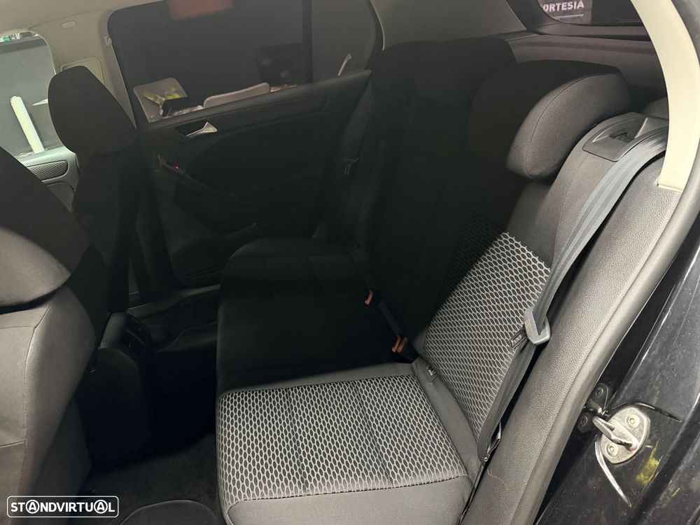 VW Golf 2.0 TDi Confortline - 8