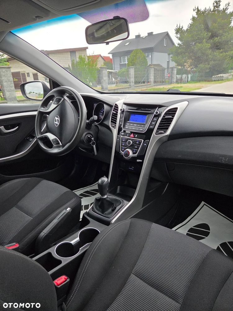 Hyundai i30 blue 1.6 CRDi Trend - 11