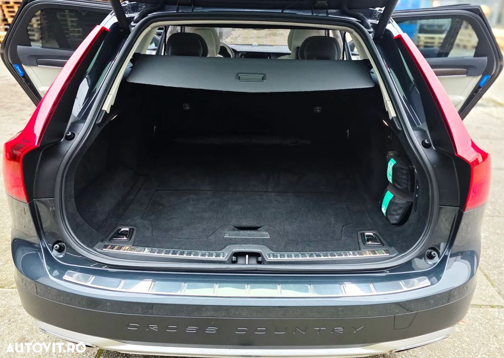 Volvo V90 V90CC D5 AWD - 25