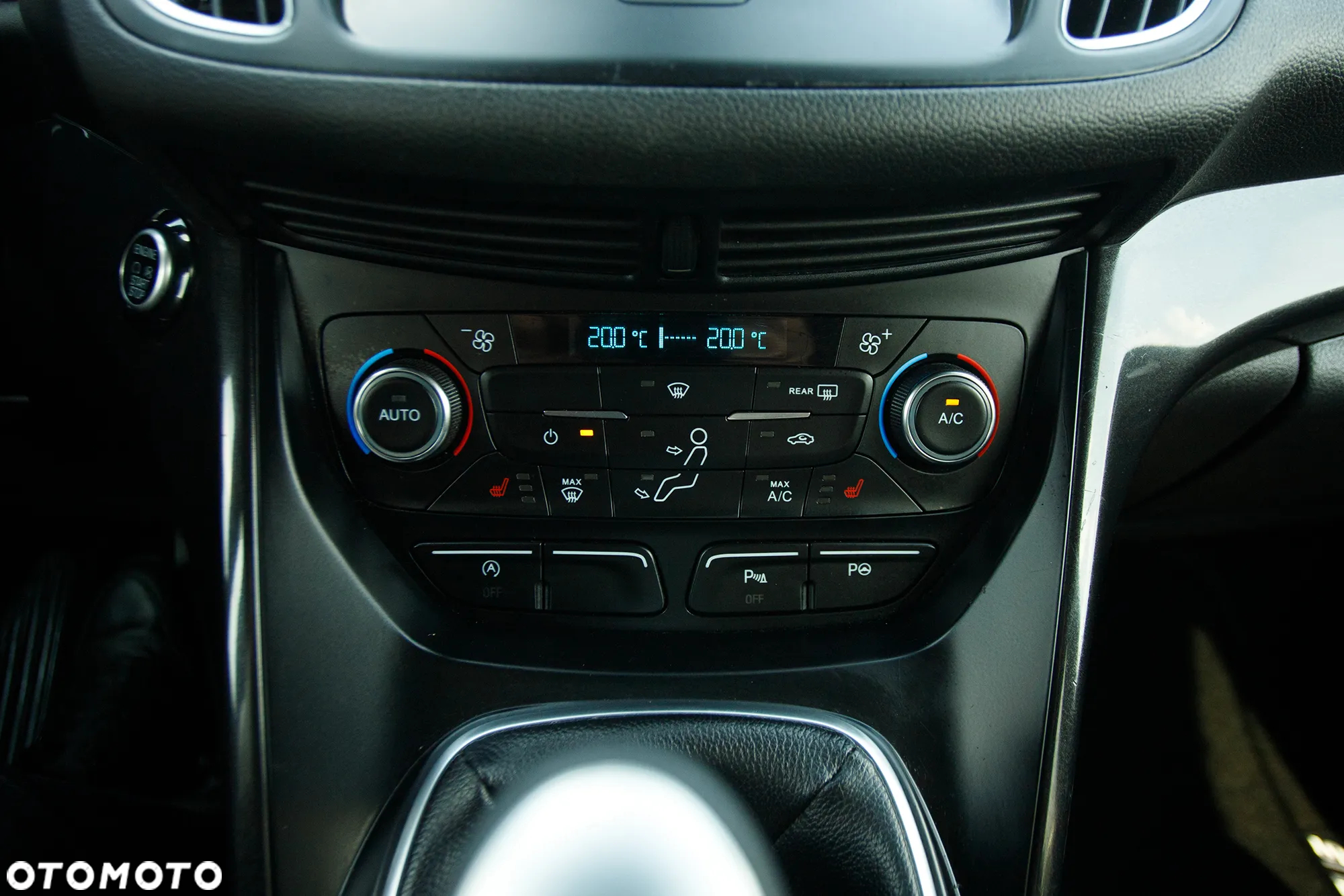 Ford Kuga 1.5 EcoBoost 2x4 ST-Line - 29