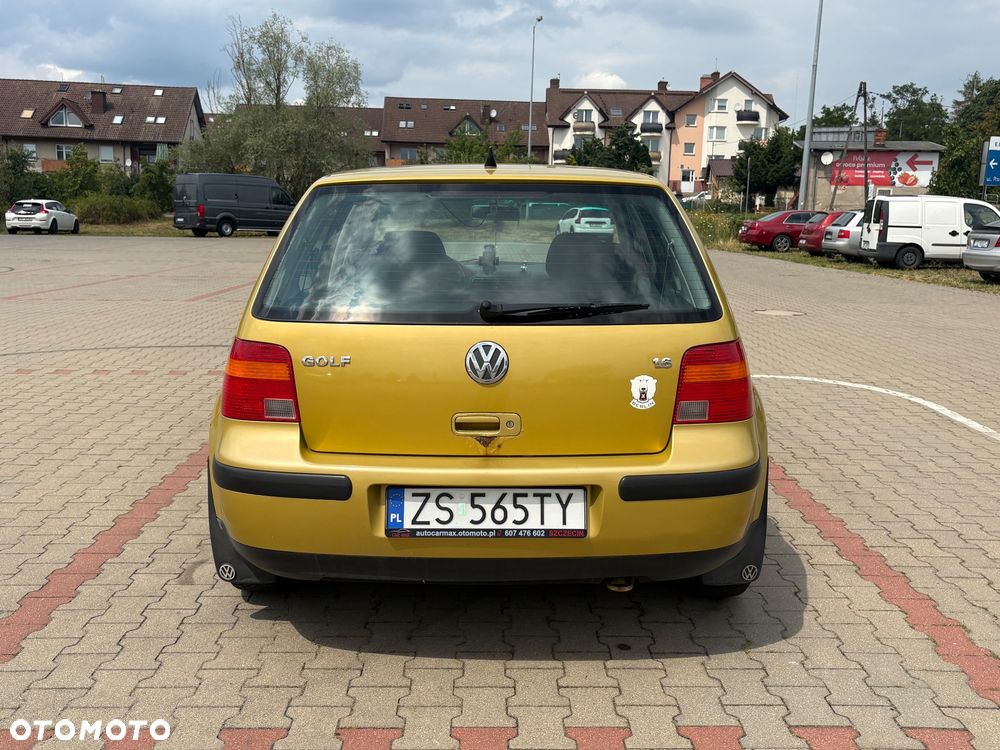 Volkswagen Golf - 5