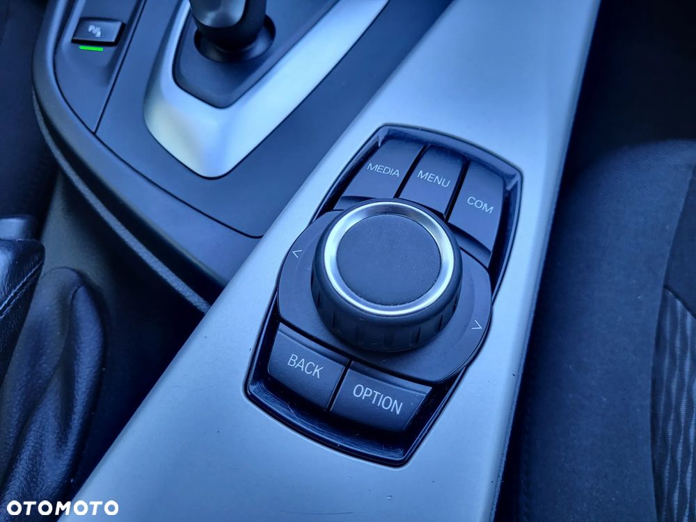 BMW Seria 3 318d Business Edition - 22