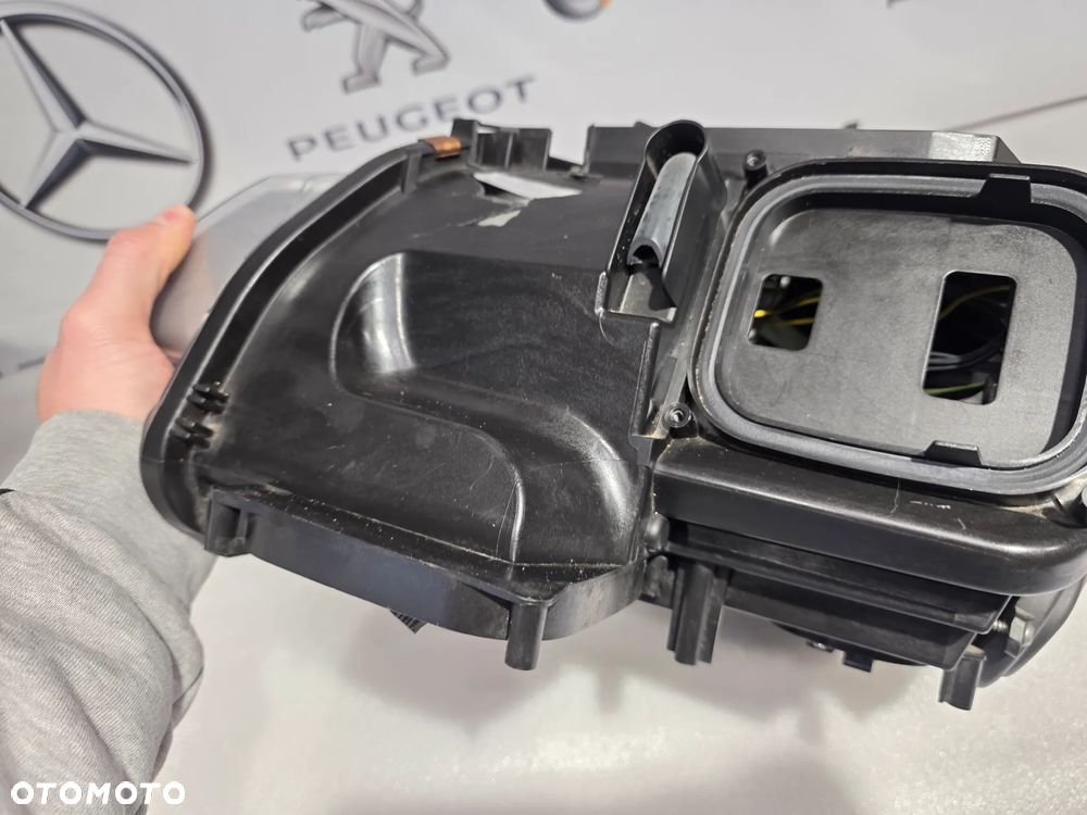 BMW E92 / E93 PRAWY BI-XENON SKRĘTNY DYNAMIC PRAWA LAMPA PRZEDNIA PRZÓD , NR 7239932 / 7239932-07 / 0301261284 , NR AUKCJI LPP201 - 26