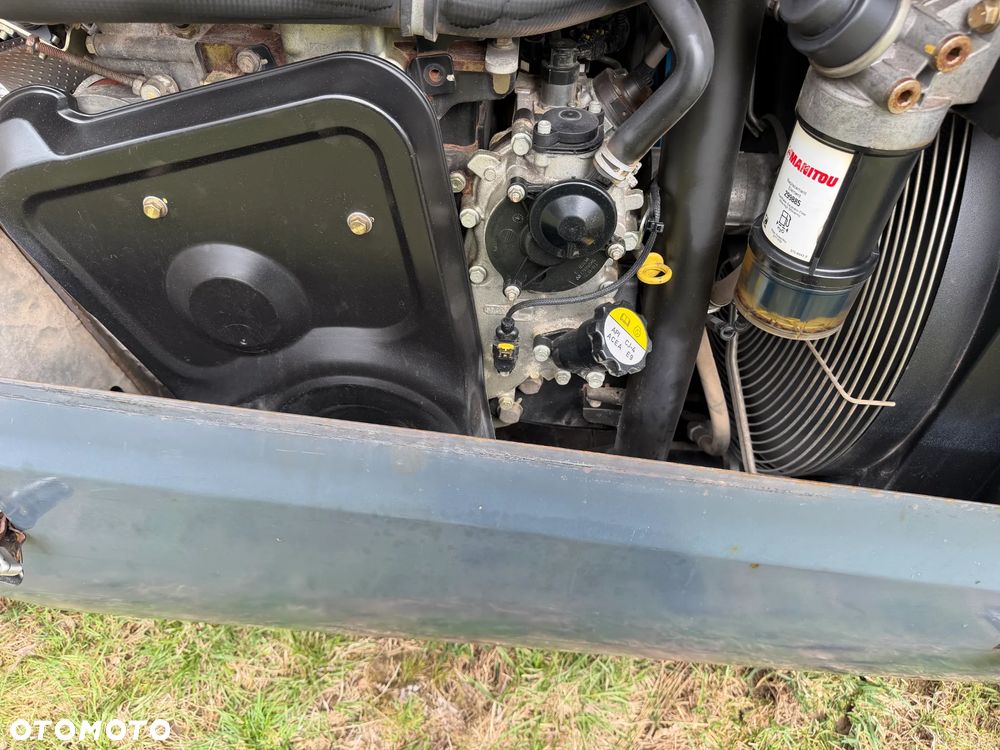 Manitou MT1840. Ładowarka Teleskopowa 18 metrów wysuw! UDŹWIG 4 TONY! Przebieg 2600 mtg. jak Nowa z SALONU. 2016 rok. z Norwegii z Gospodarstwa rolnego! Silnik PERKINS Turbo 110 km. Aktualne Serwisy w Dekra. Nowy Model sterowane wszystko z 1 dżojstika. Ani deka luzów czy wycieku. OKAZJA! Jazda REWERS + 4 biegi. Skręt 3 tryby. Wyjście Hydrauliczne pod przyczepę i oświetlenie, Poziomowanie ośi stabilizatory! Wyjścia Hydrauliczne na maszt! Okazja - 27