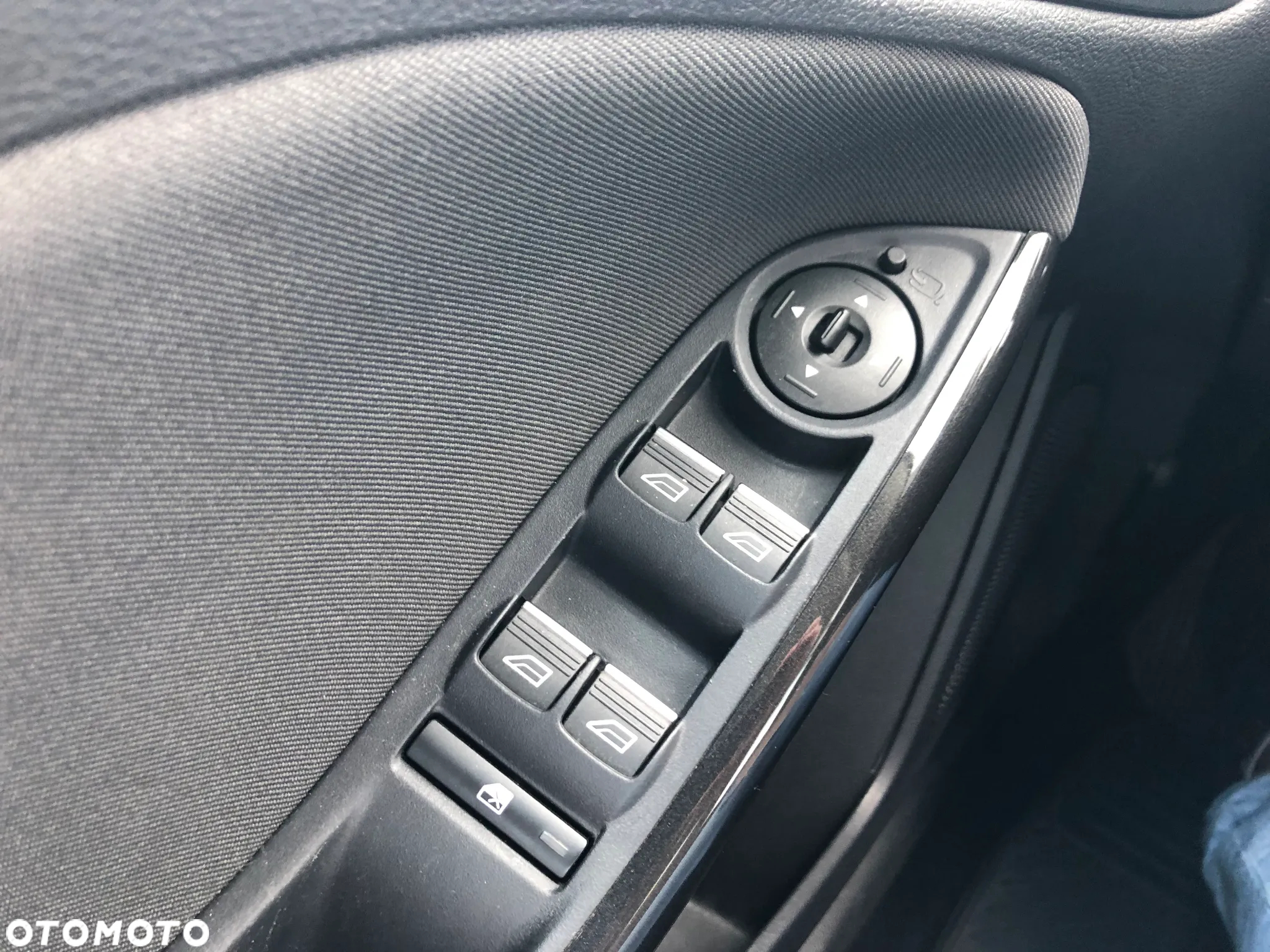 Ford Focus 1.0 EcoBoost Titanium - 32