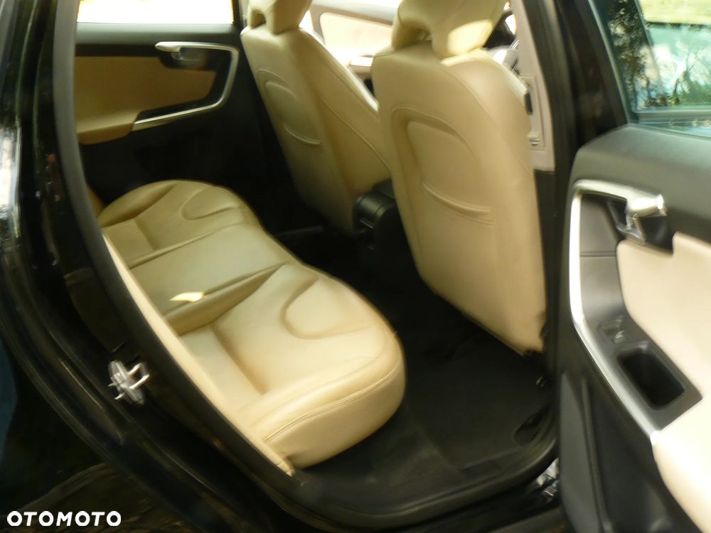 Volvo XC 60 D3 Momentum - 18