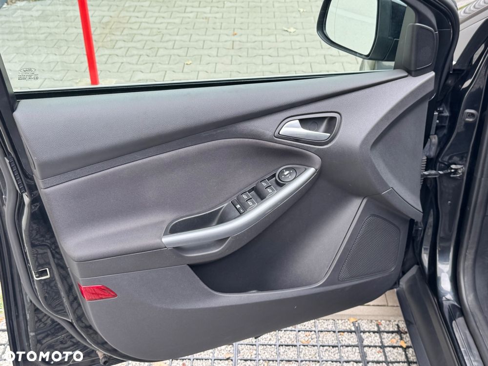 Ford Focus 1.6 EcoBoost Titanium - 33