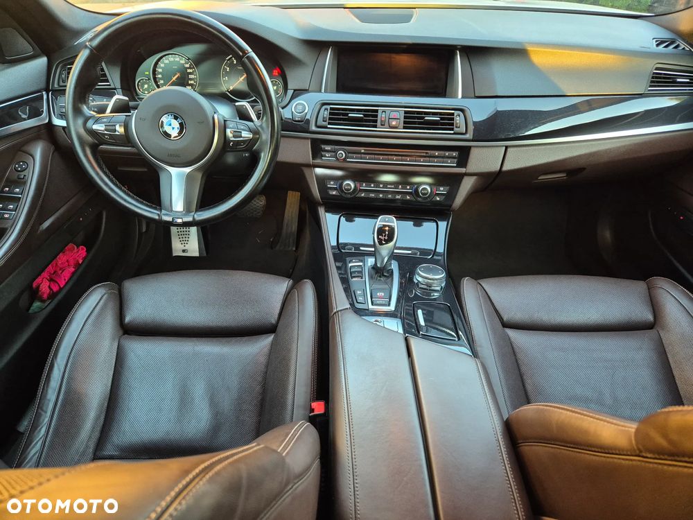 BMW Seria 5 528i xDrive - 11
