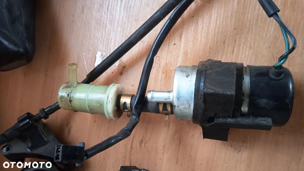Na części Kawasaki Ninja ZX600G/H967 ZX6R silnik skrzynia rozrusznik alternator bak rama lagi amortyzator kolektor - 15