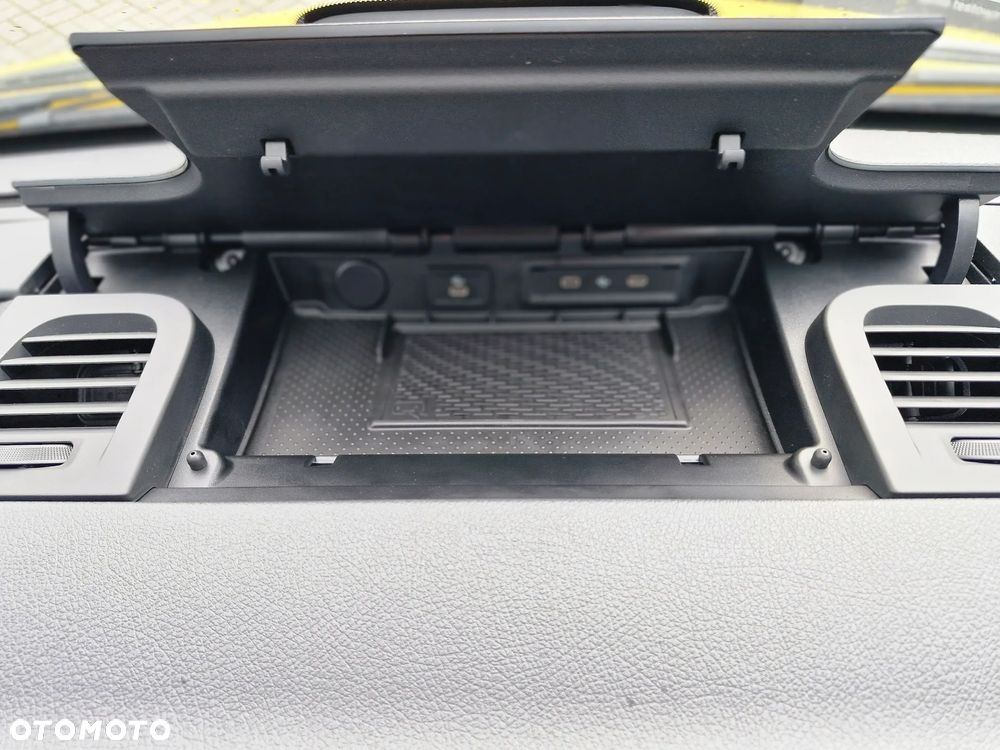 Mercedes-Benz Sprinter - 24