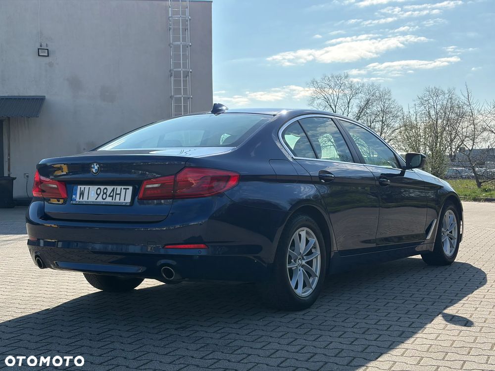 BMW Seria 5 520d xDrive - 12